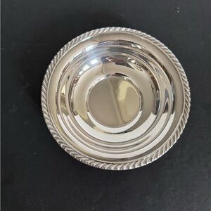 Vintage Gorham YC 1259 Silverplate serving round bowl.